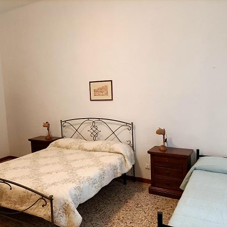 Antica Casa Ceccardi Apartment Livorno Bagian luar foto