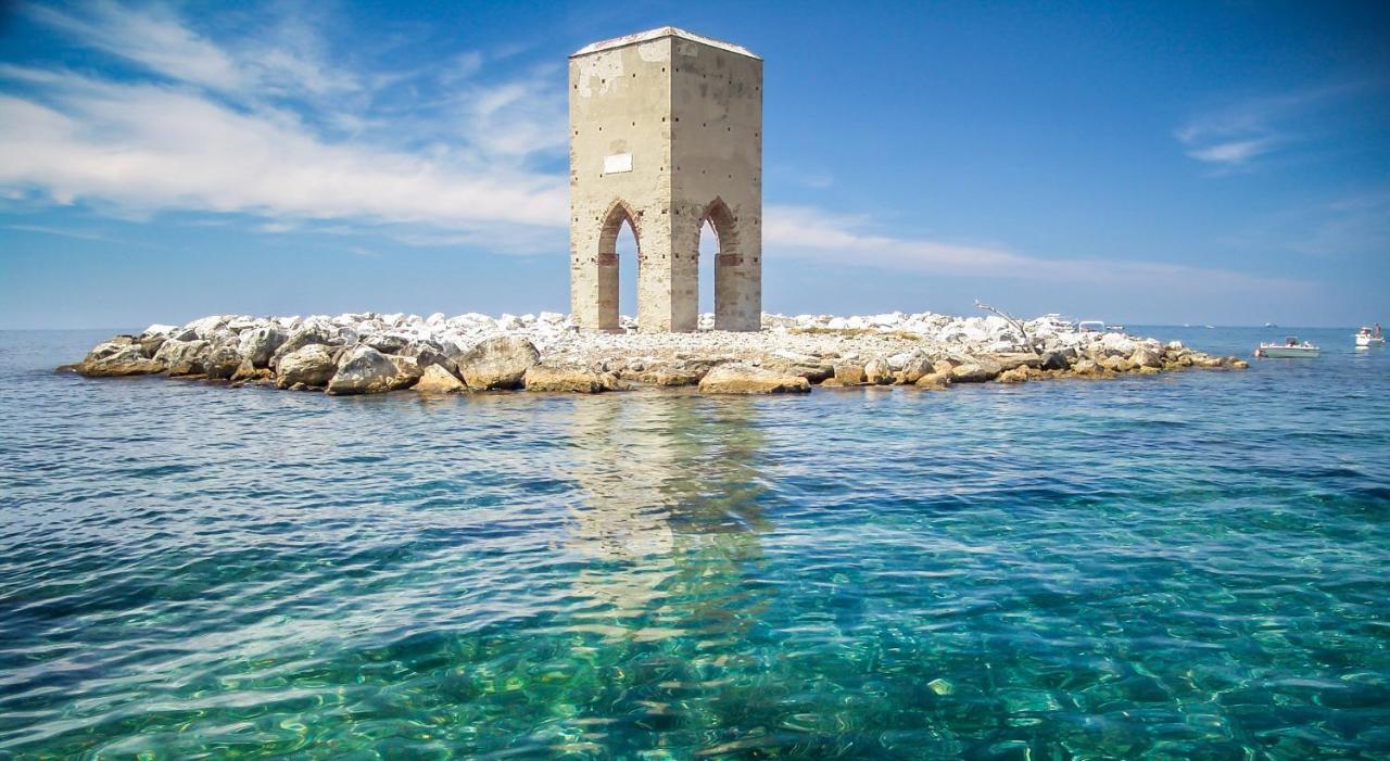 Antica Casa Ceccardi Apartment Livorno Bagian luar foto